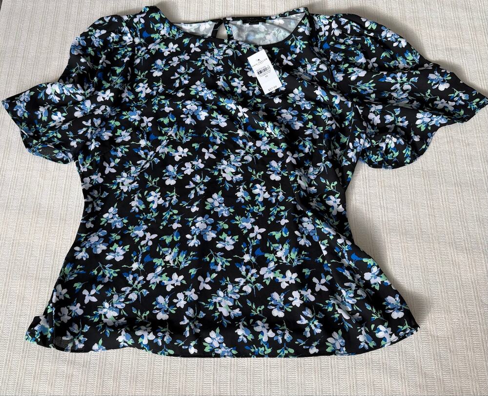 ANN TAYLOR FACTORY Black Floral Flutter Sleeve Top M NWT